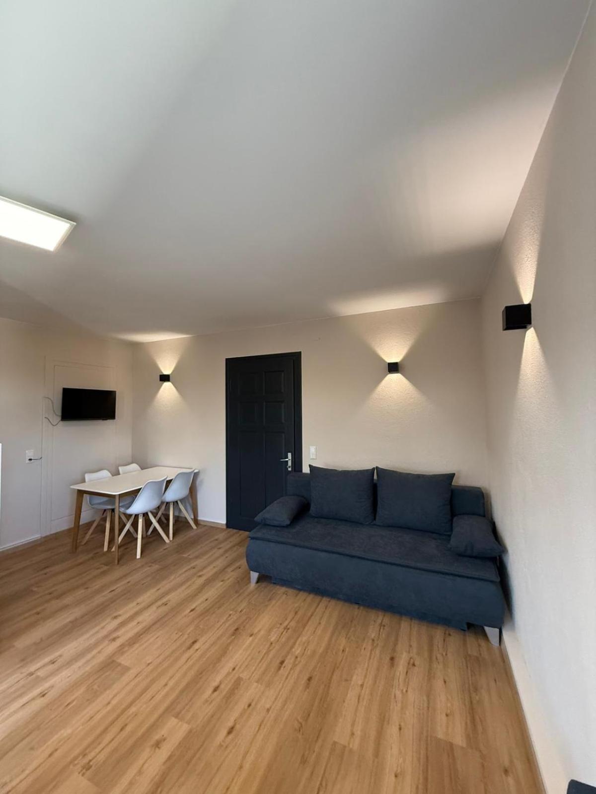 Crown Living Villa Blumenau Studios, Smarttv, Parkplatz Lustenau Buitenkant foto