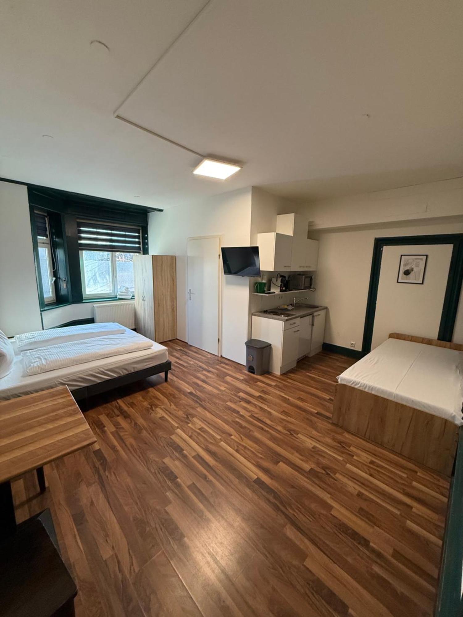 Crown Living Villa Blumenau Studios, Smarttv, Parkplatz Lustenau Buitenkant foto