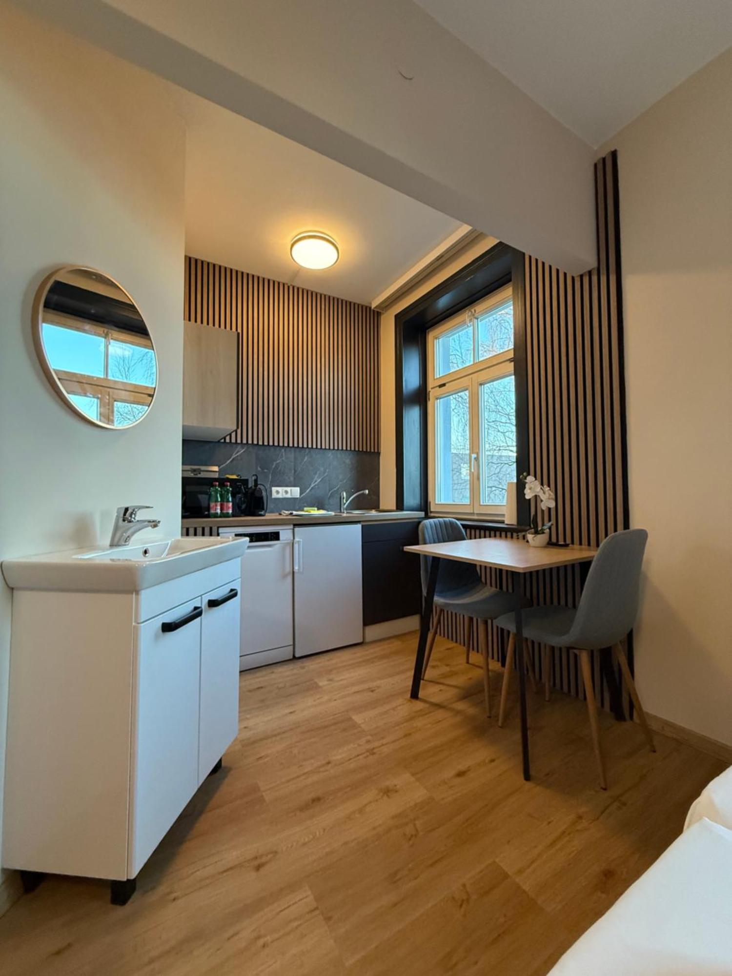 Crown Living Villa Blumenau Studios, Smarttv, Parkplatz Lustenau Buitenkant foto