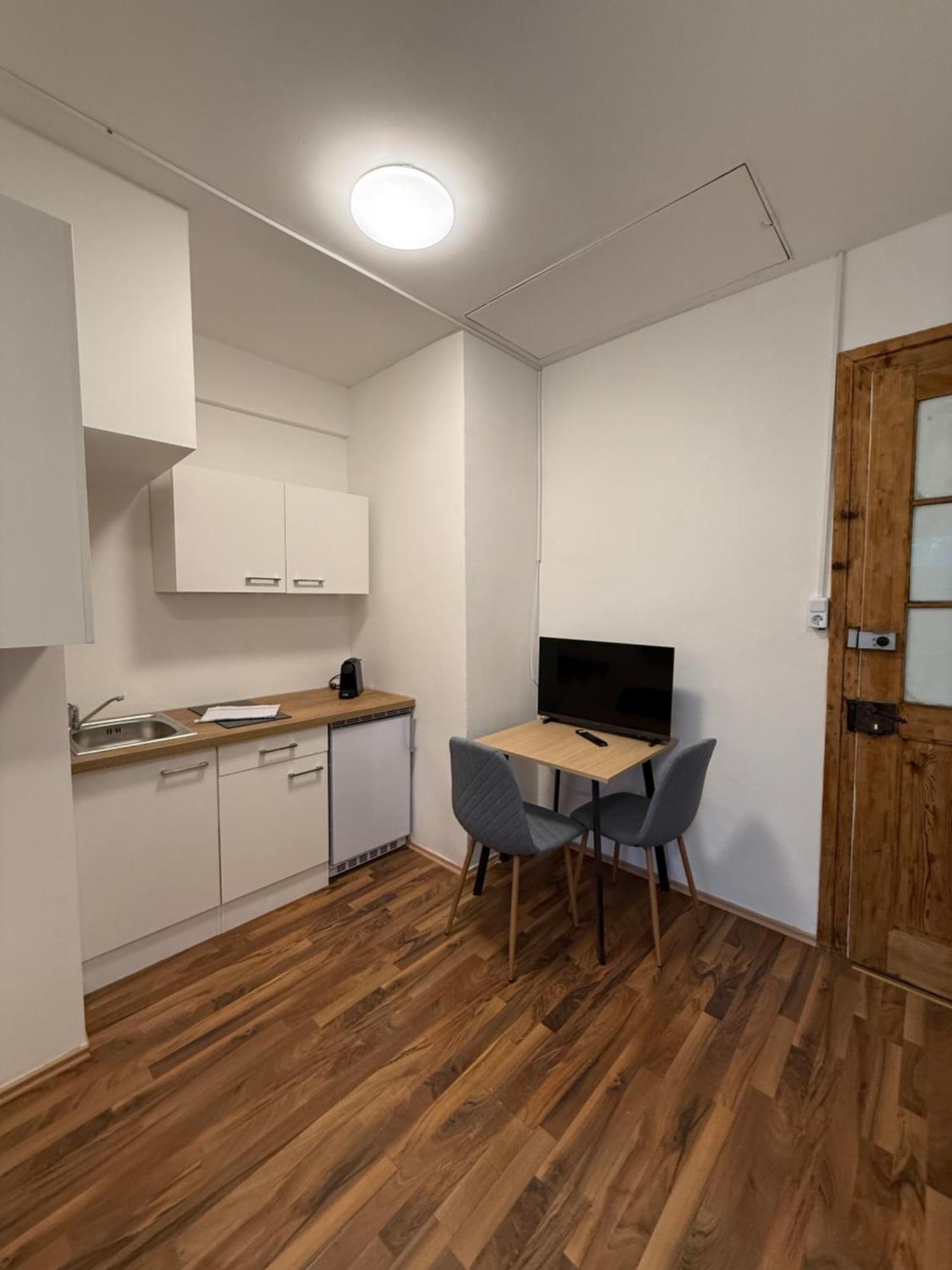 Crown Living Villa Blumenau Studios, Smarttv, Parkplatz Lustenau Buitenkant foto